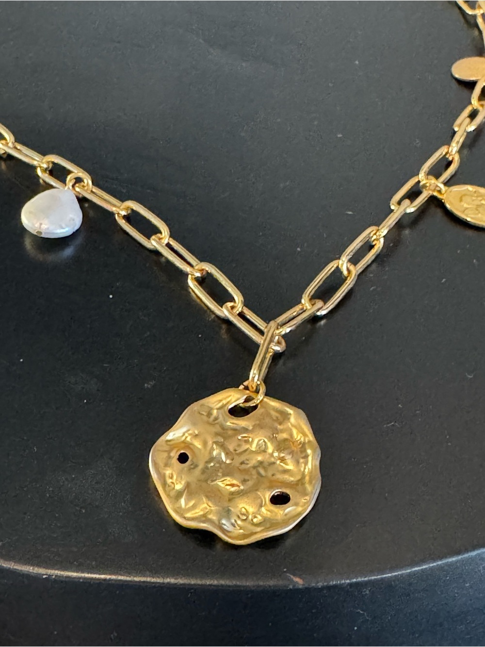Dalbit New York Gold Tone Paperclip Necklace Coin Charms SoHo Boutique Jewelry - Picture 2 of 6